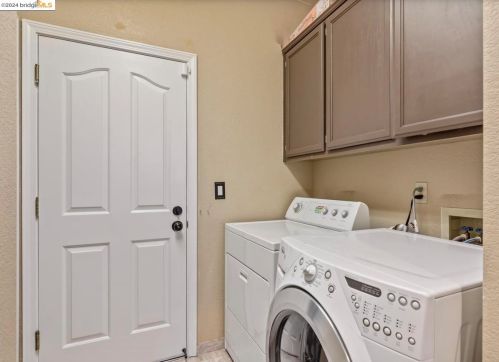 736 Clifton Way, Vacaville CA  95688-8547 exterior