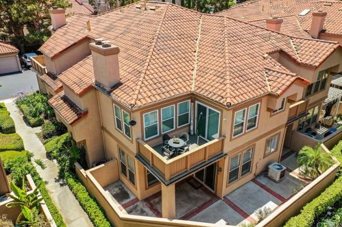 62 Magellan Aisle, Irvine CA exterior