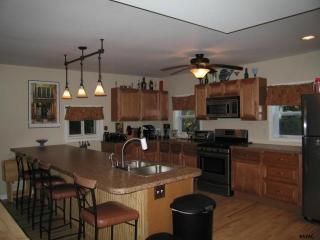 888 Drager Rd, Kinderhook, PA 17512-8711