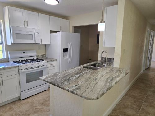 204 Crown Blvd, Melbourne, FL 32901-8627