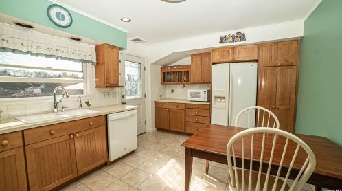 259 Nevada St, North Lindenhurst NY  11757-5204 exterior