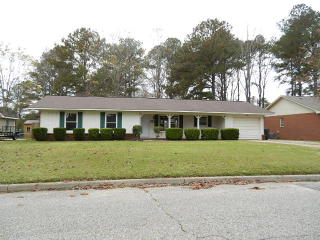 321 Chapelwood Dr, Dothan AL  36305-1077 exterior