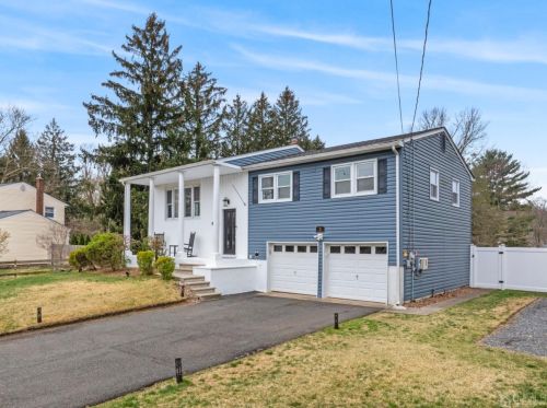 3 Prince Rd, East Brunswick, NJ 08816-4517