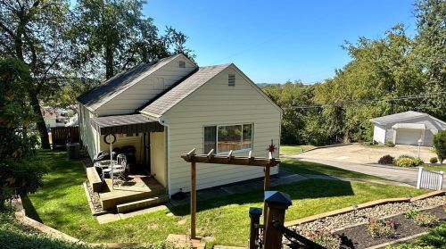 493 Birch Way, New Kensington PA  15068-5037 exterior