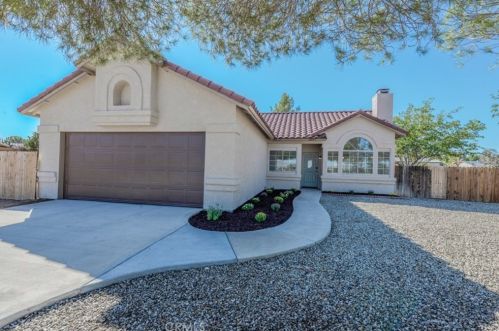 16627 Sholic St, Victorville, CA 92395-9189