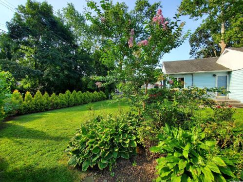 3 Longley Pl, Huntington Station, NY 11746-3113