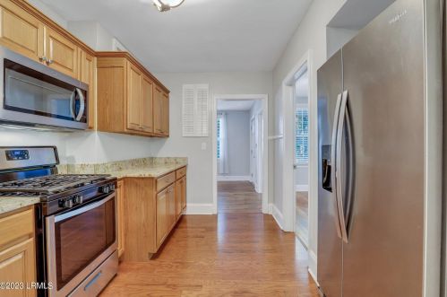 2704 Oaklawn St, Beaufort SC  29902-4335 exterior