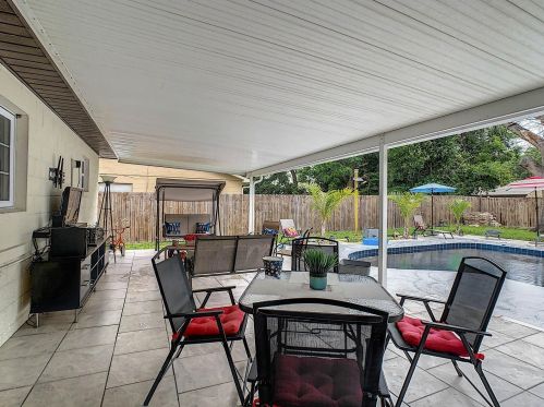 2425 Franklin Dr, Kissimmee FL 34744-2725 exterior