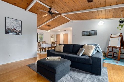 11726 Upper Circle Dr, Grass Valley, CA 95949-6666
