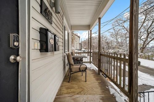 49 Lawn St, Pittsburgh, PA 15213-4228
