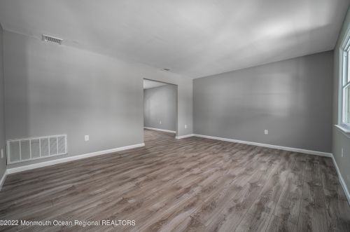 520 Wynnewood Rd, Lacey NJ  08731-1531 exterior