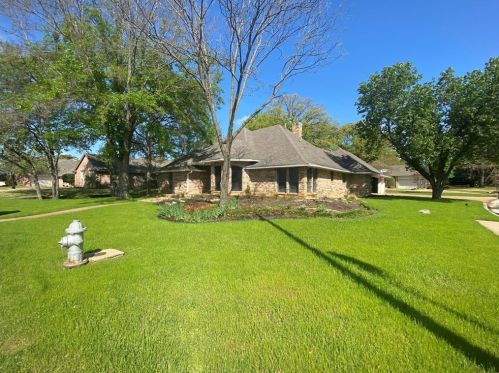 1211 Danbury Dr, Midlothian, TX 76063-3810