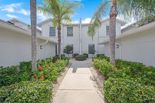 1320 Charleston Square Dr, Naples, FL 34110-9122