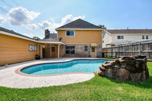 19310 Oak Timbers Dr, Humble, TX 77346-1917