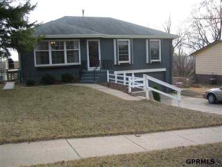 2809 Angie Dr, Bellevue, NE 68005-2801