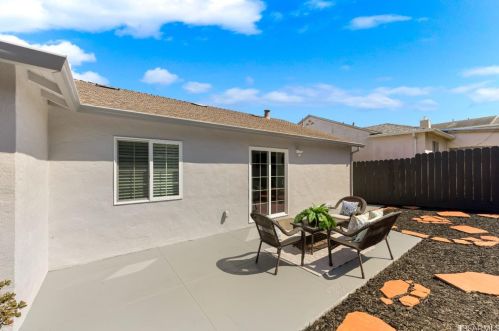 871 Larchmont Dr, Daly City CA  94015-3641 exterior