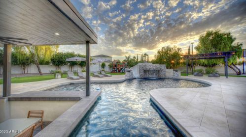 4575 Meadowview Dr, Gilbert AZ 85298-4873 exterior