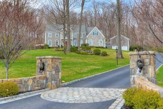 6 Emerson Ct, Katonah, NY 10536-3156