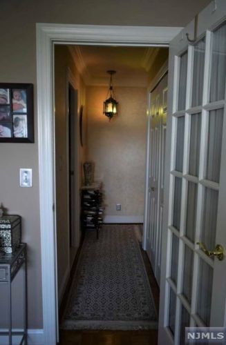 1375 River Rd, Edgewater NJ 07020-1518 exterior