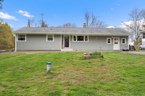 11 Bayberry Hill Rd, Norwich, CT 06360-1436