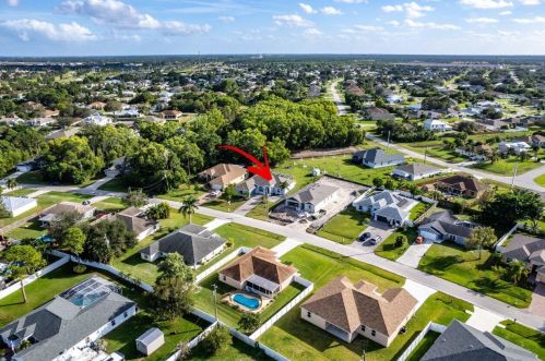 364 Saginaw Ave, Fort Pierce FL  34953-5988 exterior