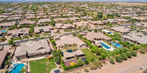 2111 Mead Dr, Gilbert AZ 85298-1215 exterior