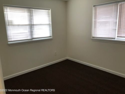 325 Blaine Ave, Pelican Island NJ  08751-2384 exterior