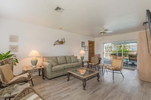 1262 Bluebird Ave, Marco Island FL  34145-2812 exterior