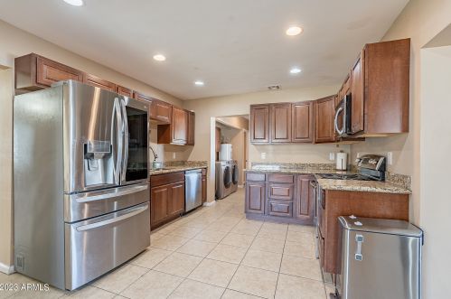 8142 11th Pl, Phoenix AZ  85020-3716 exterior