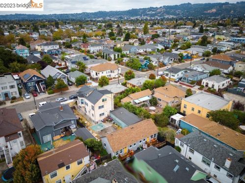 1058 56th St, Oakland CA 94608-2745 exterior