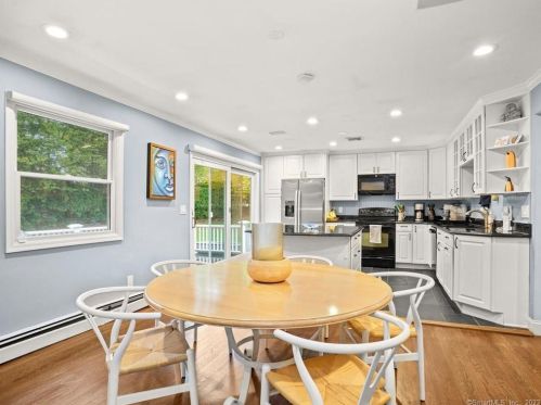 10 Pink Cloud Ct, Norwalk CT  06851-3310 exterior