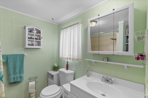 1525 Pleasant St, Tavares FL  32778-4001 exterior