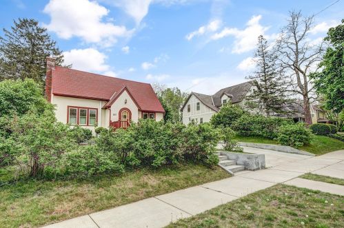 807 Division St, Waterford, MN 55057-2430