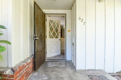 627 Glenandale Ter, Glendale, CA 91206-2704