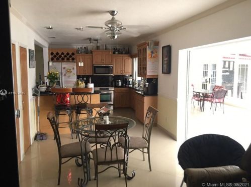 760 80th St, Hialeah FL  33014-4132 exterior