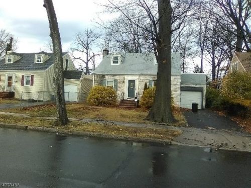 425 7th Ave, Roselle, NJ 07203-2214
