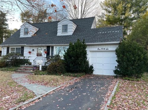 146 Radcliff Dr, Muttontown, NY 11732-1225
