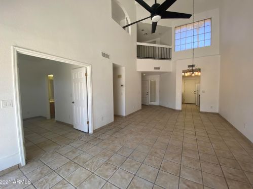 1302 Coral Reef Dr, Gilbert, AZ 85233-6102