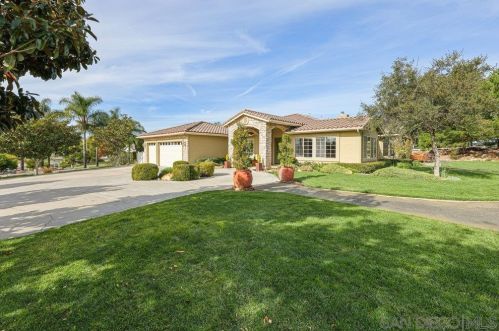 2136 Deland Ct, Alpine, CA 91901-4106