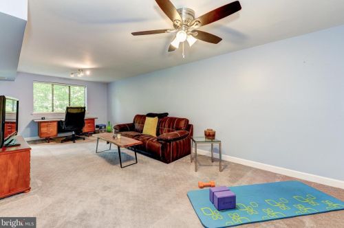 352 Winding Way, Norristown PA  19406-2633 exterior