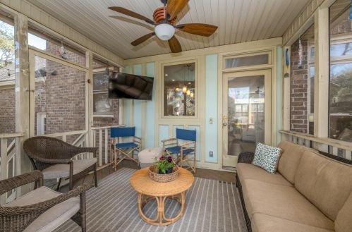 1328 Southlake Dr, Mount Pleasant SC  29464-7441 exterior