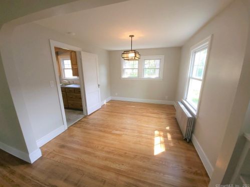 49 Norman St, Manchester CT  06040-6113 exterior