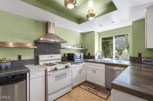 508 Madrina Pl, Oxnard CA  93030-3781 exterior