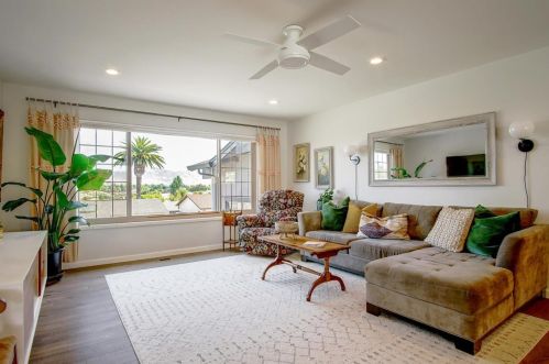 540 Donald Dr, Hollister, CA 95023-6365