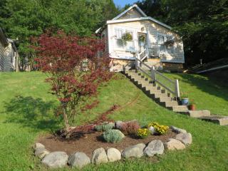 826 8th Ave, Troy, NY 12182-2011