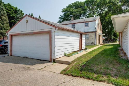 3409 Chase Ave, Milwaukee, WI 53207-3347