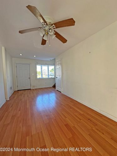 235 Bay Ave, Monmouth Hills, NJ 07732-1537