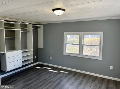 7803 Hampton Dr, Yardley PA  19067-5141 exterior