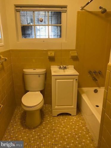 1844 Bay St, Washington, DC 20003-2509