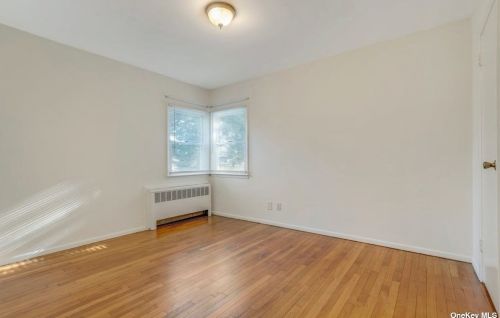 516 Greene Ave, North Lindenhurst NY  11757-3449 exterior